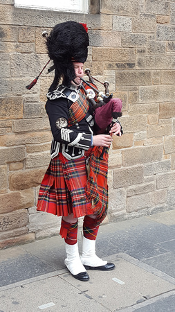 Edinburgh - bagpipe player